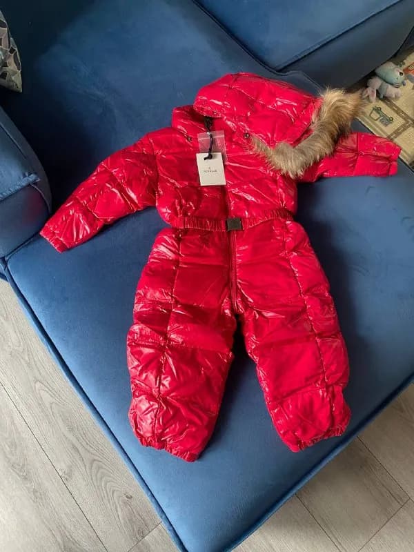Moncler. Покупала за 35.000р (960 лари) абсолютно новый. На 2 года — Тбилиси — 960 ₾