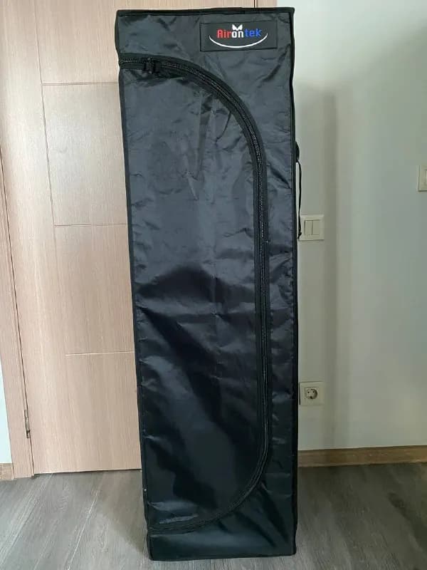 1. Гроубокс Airontek 40/40/120 как новый — Тбилиси — 200 ₾