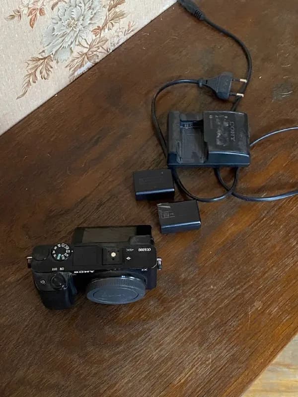 1. Sony a6300, 2 батки, зарядка — 1100 лари — Тбилиси — 1 100 ₾