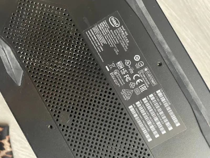 Intel Hades Canyon NUC kit BOXNUC8I7HVK2 — Тбилиси — 2 350 ₾