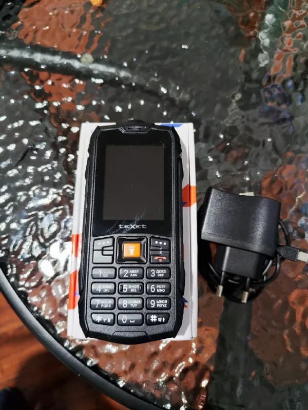 texet TM-516R в отличном состоянии, телефон с ярким фонариком, влаго и ударо стойкий — Тбилиси — 45 ₾