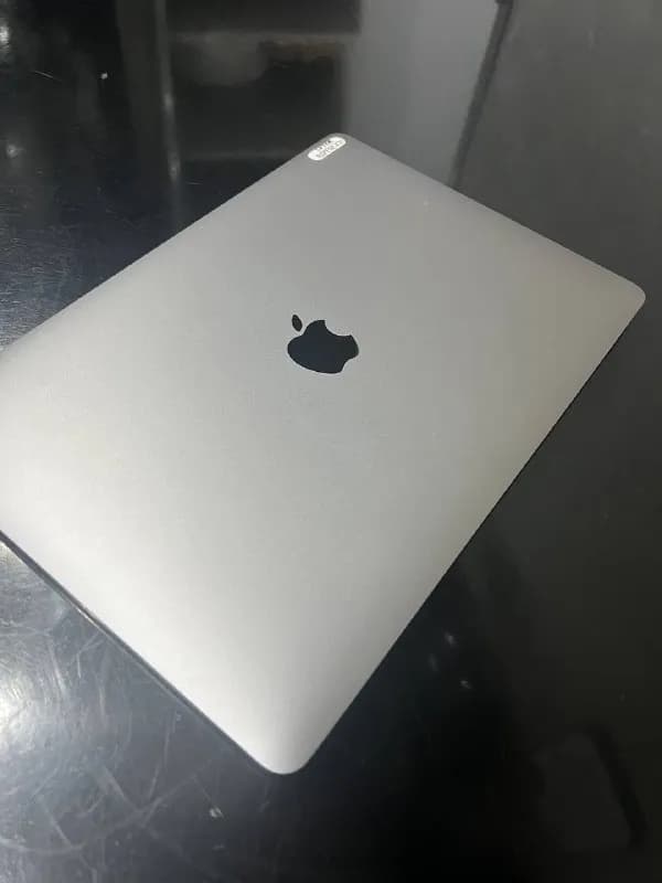 MacBook Air 2018,13 inch, i5,8 ram, 256ssd. В состоянии нового и никогда не был в ремонте.цена -1550 — Тбилиси — 1550 ₾