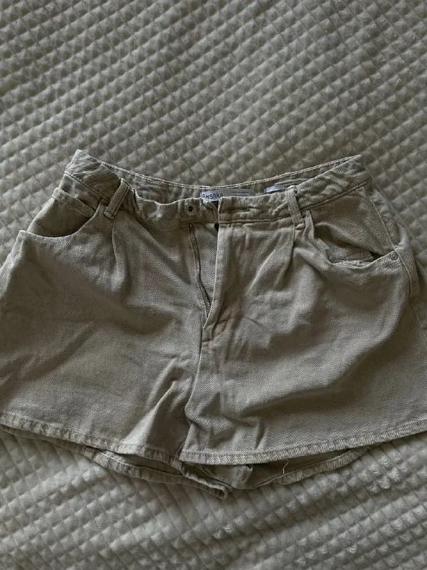 1 шорты bershka 40 размер — 20 лари — Тбилиси — 20 ₾