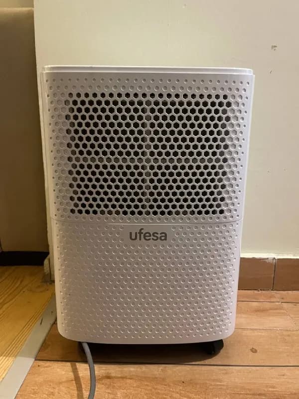 Dehumidifier ufesa (осталась упаковка). Собирает до 10л в сутки. Можно выливать из накопителя вручну — Тбилиси — 500 ₾