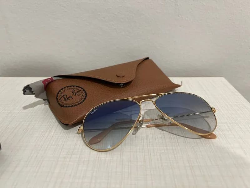 1. Очки солнцезащитные Ray Ban, стоимость 150 лари — Тбилиси — 150 ₾