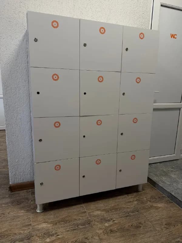 12 отдельных ячеек — Батуми — 150 ₾
