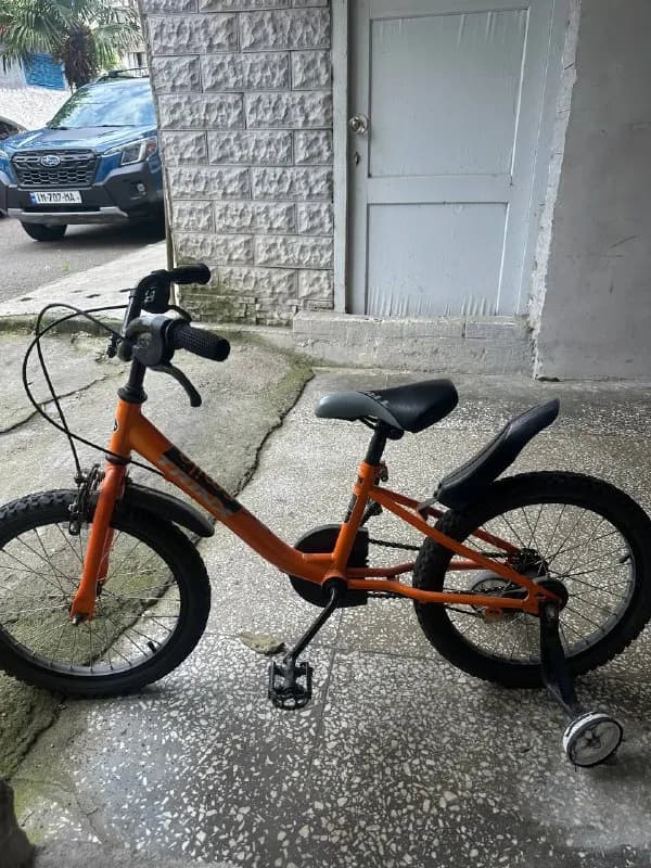 4-7 лет. Состояние нормальное — Батуми — 90 ₾