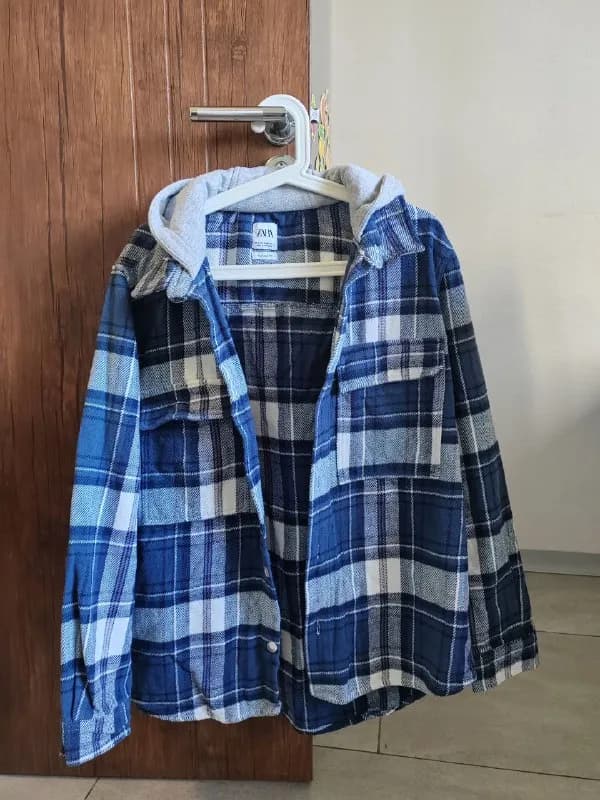 Zara XL, 20 лари. В отличном состоянии, куплена в мужском отделе, на осень — Тбилиси — 20 ₾