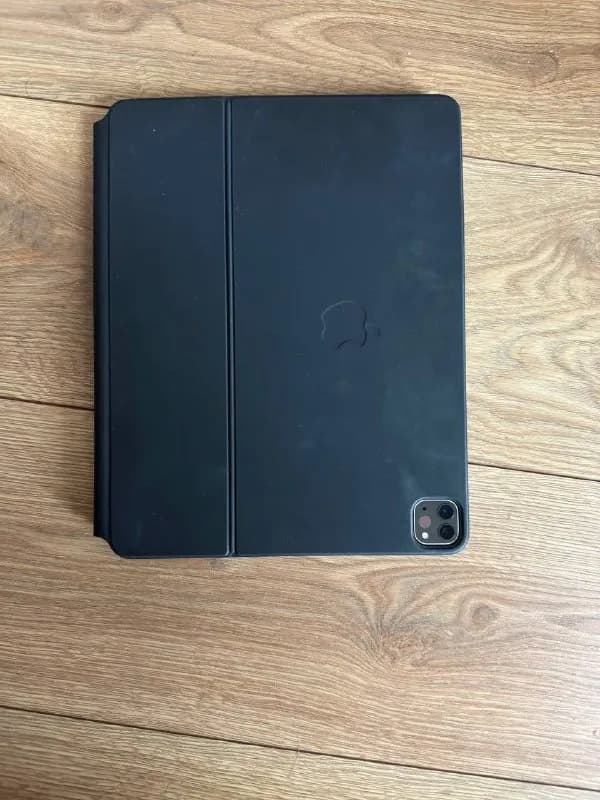 iPad Pro 12.9 с клавиатурой Apple — Тбилиси — 1 500 ₾