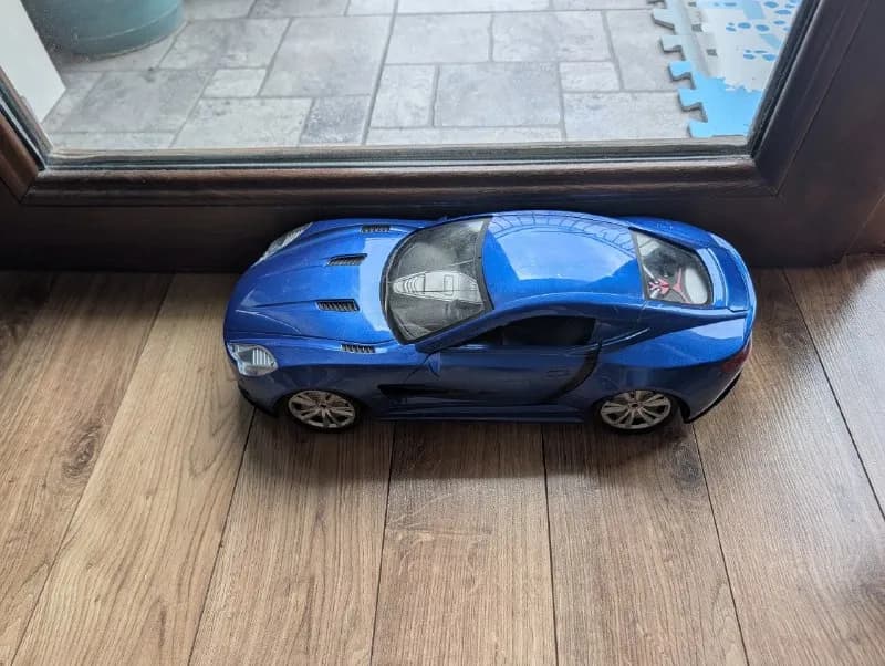 Aston Martin One 77 детализированная модель большого размера, масштаб 1/10 передние и задние фары за — Тбилиси — 25 ₾