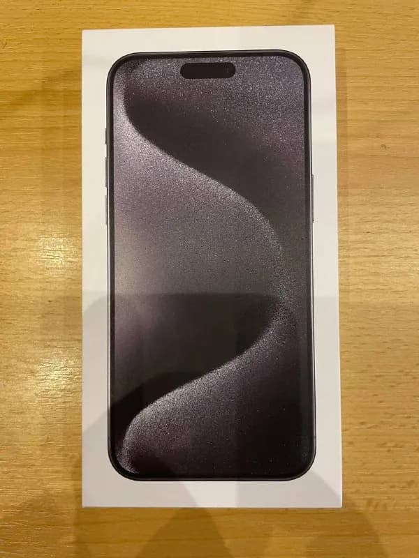 iPhone 15 pro max 256 Black Titanium, запечатанные новые, E-sim Американская версия, международная г — Тбилиси — 4 350 ₾