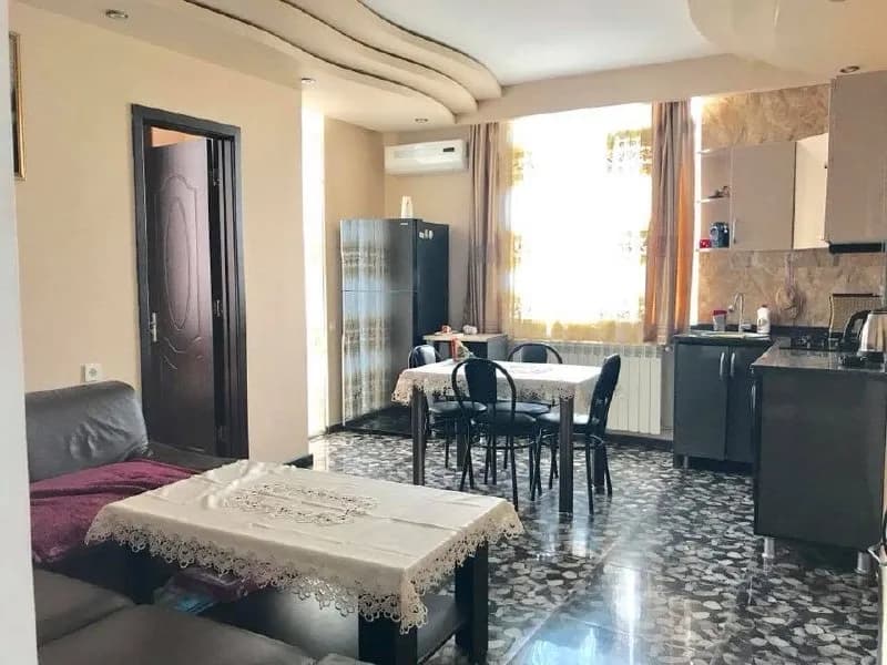2 светлые спальни, гостиная + кухня, 2 балкона. — Батуми — 600 $