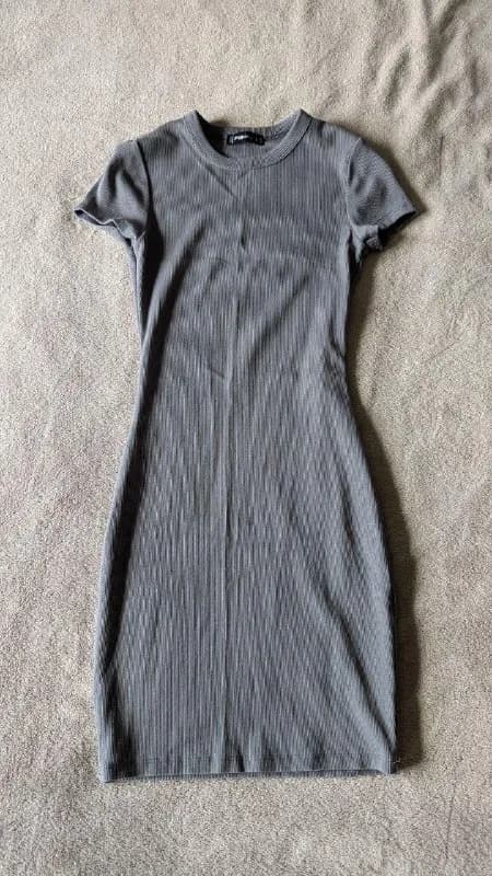 1 Платье по фигуре FBSister, состояние новой вещи — Батуми — 10 ₾