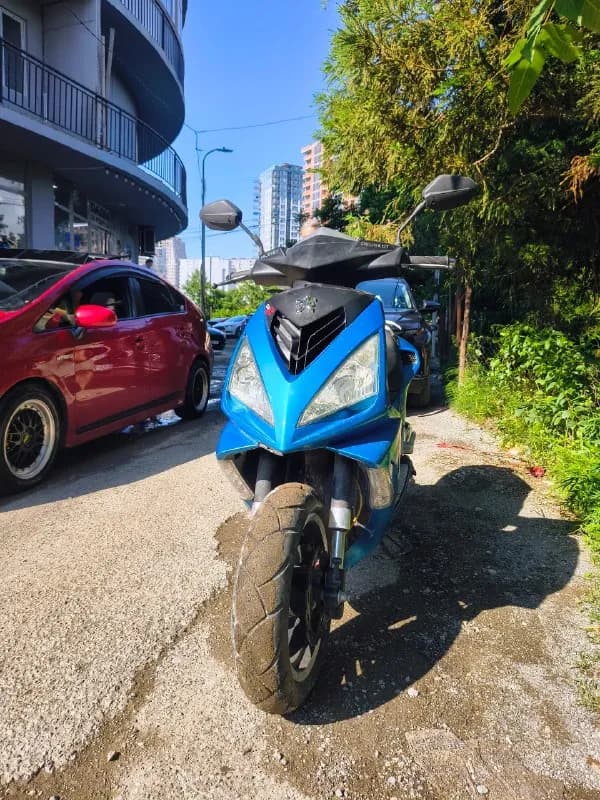 Peugeot Speedfight 3 • 2013 год • 50 см³ • Отличное состояние 🔥 — Батуми — 2 200 ₾