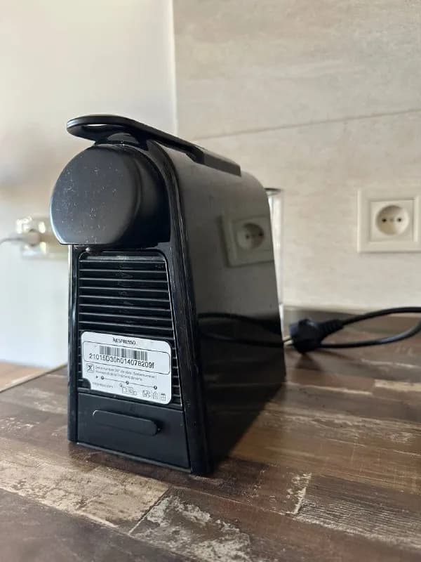 Nespresso Essenza mini. Отличное состояние. В использование менее полугода. Цена 80$ — Тбилиси — 80 $