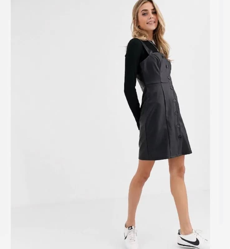 1. Платье ASOS из эко-кожи, размер S/M 30 лари — Тбилиси — 30 ₾
