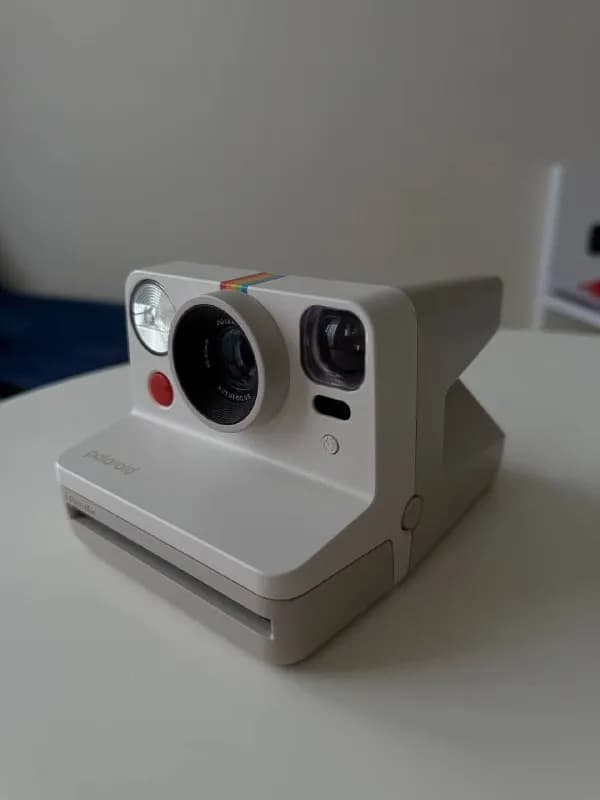 Polaroid камера как новая, очень мало пользовались. Есть 4 кадра в картридже — Батуми — 150 ₾