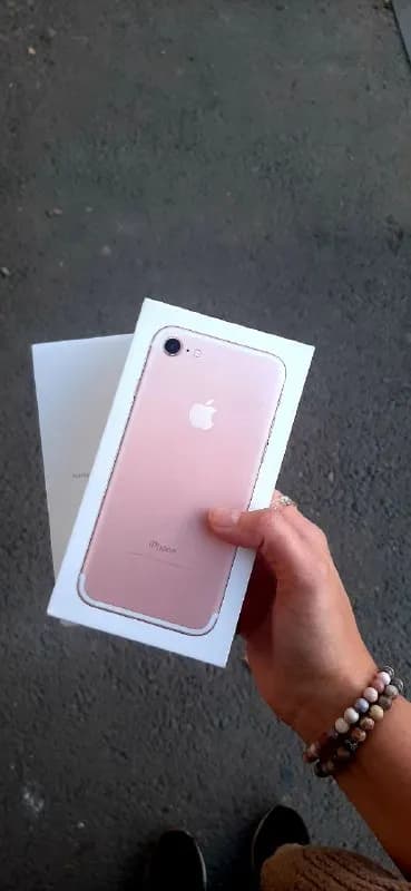 iPhone 7 Golden Rose 32гб — Тбилиси — 240 ₾