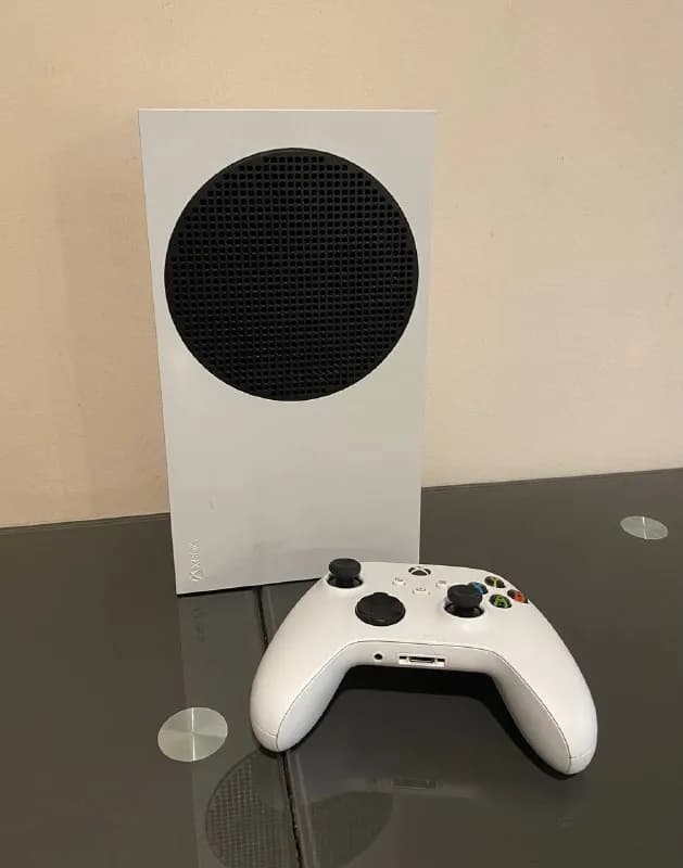 Xbox Series S, в идеальном состоянии. Цена 700 лари — Тбилиси — 700 ₾