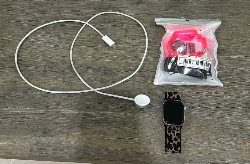 Apple Watch Series 10, 42 мм. Часы в хорошем состоянии, полностью исправны. Все функции работают без — Тбилиси — 550 ₾