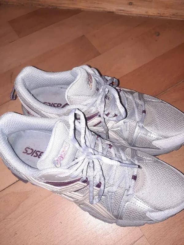 asics, 42. в хорошем состоянии, оригинал, 120 лари — Тбилиси — 120 ₾