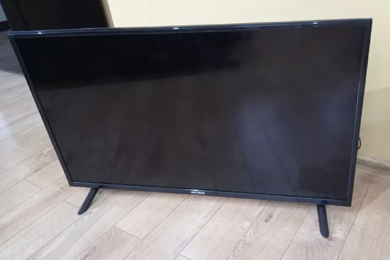 SkyTech диагональ 40 дюймов + маунт на стену и hdmi кабель к нему — Тбилиси — 750 ₾