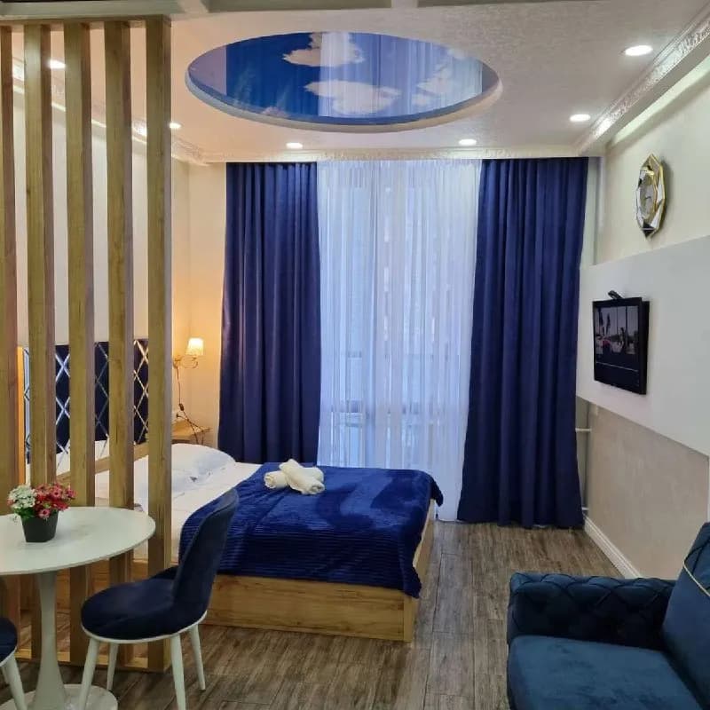13 этаж, 33 кв/м — Батуми — 400 $