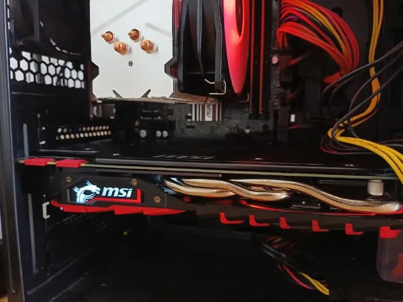 aerocool streak, бюджетный и небольшой, mid tower.Есть потёртости на оргстекле .До этого стояла малю — Тбилиси — 500 ₾