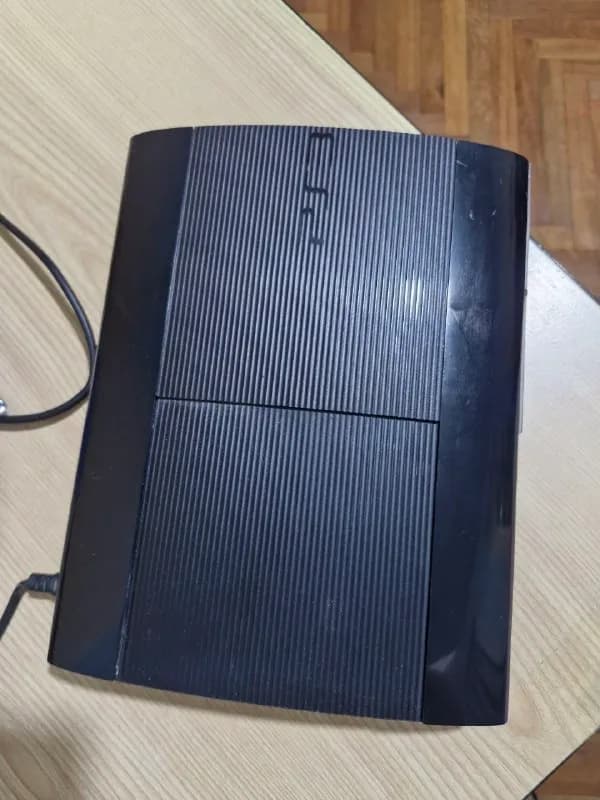 ps3 с одним джойстиком состояние нормальное входит провод для зарядки джойстика, hdmi кабель и диск — Тбилиси — 270 ₾
