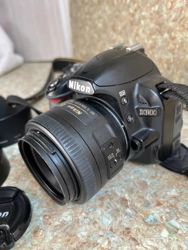 1. Зеркальный фотоаппарат Nikon D3100. Использовался много для профессиональной съемки, следы эксплу — Тбилиси — 100 ₾
