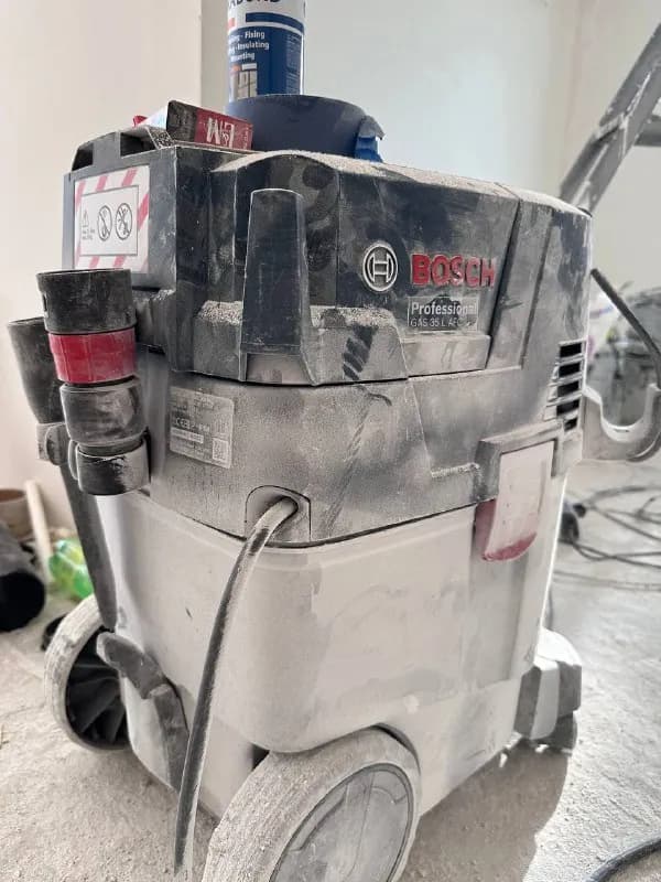 Bosch GAS 35 L AFC. Использовался на одной стройке. Стоимость 2100 лари — Тбилиси — 2100 ₾