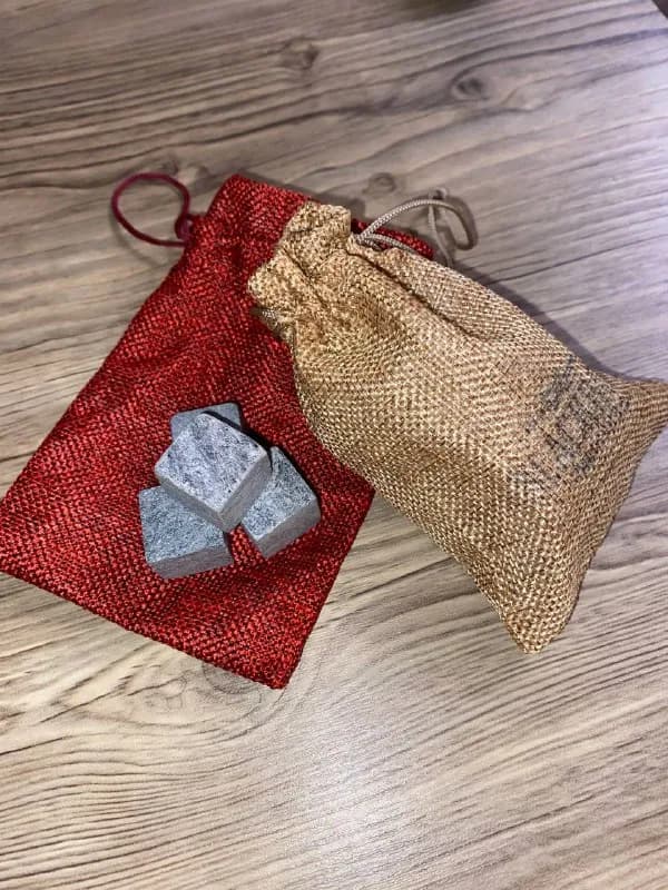 1. Кубики для виски, новые, в мешочке, подарочные, 10 GEL (9 кубиков); — Тбилиси — 10 ₾