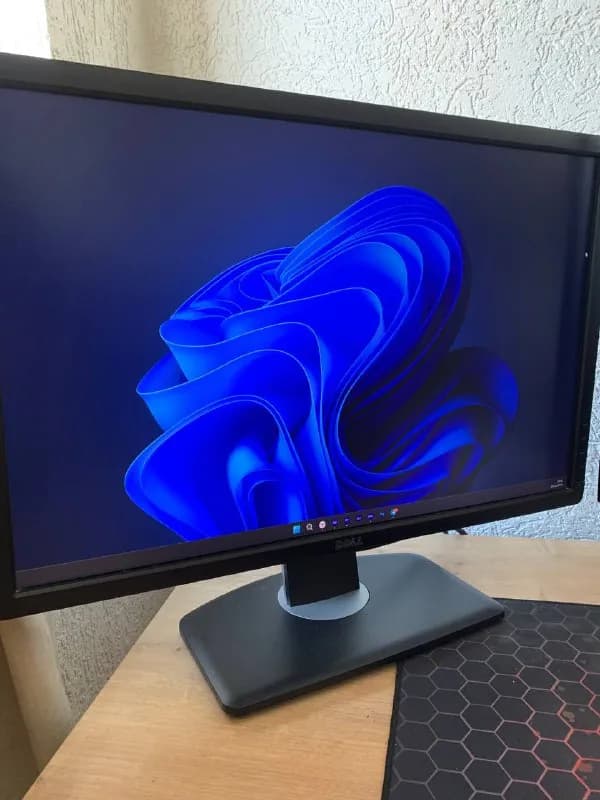 Dell 24» UltraSharp U2412M — Тбилиси — 200 ₾