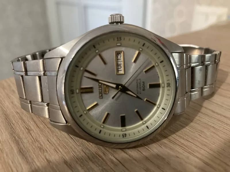 Seiko 25 jewels 50 m. Водонепроницаемые. Состояние хорошее. Есть небольшие потертости. Требуется заме — Тбилиси — 100 ₾