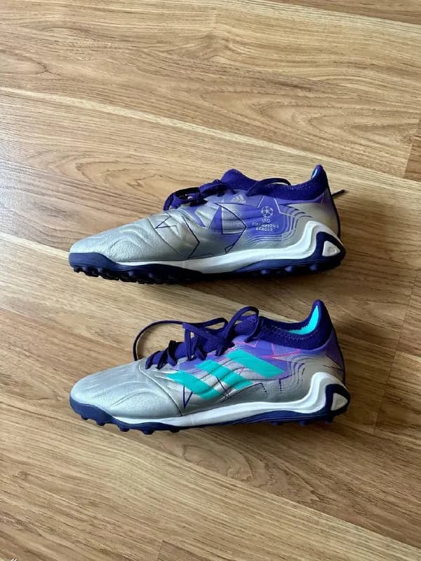 Adidas оригинал, размер 44 с половиной. Использовались один раз, не подошли по размеру — Тбилиси — 250 ₾