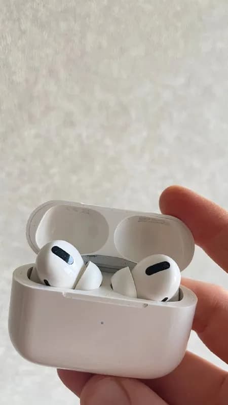 AirPods Pro — 30 лари. — Тбилиси — 30 ₾