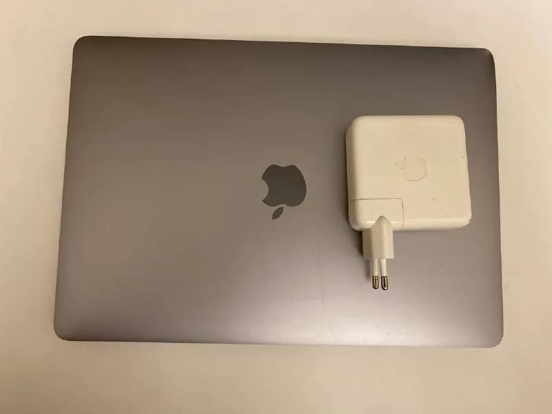MacBook Pro 13 — Тбилиси — 250 $