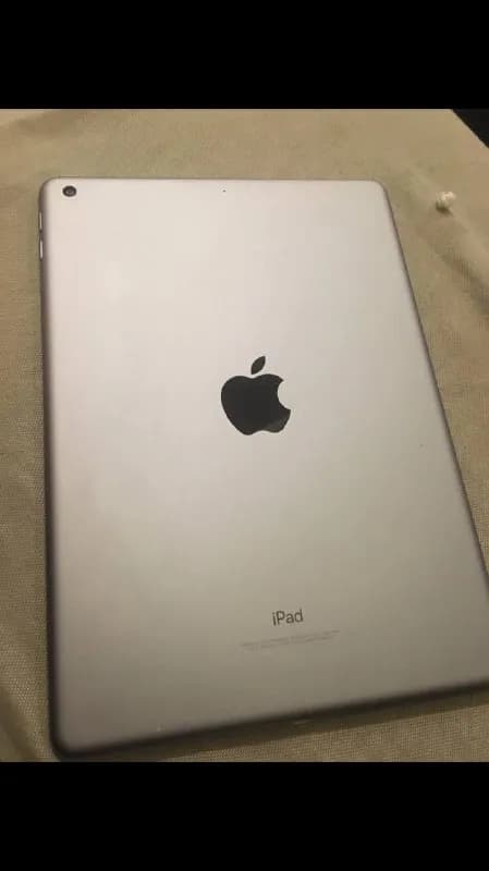 iPad (6th generation) 32GB, Wifi, в очень хорошем состоянии — Тбилиси — 500 ₾