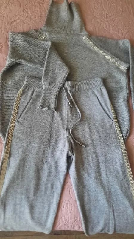 Теплый костюм. Р. 44 — Тбилиси — 4 450 ₾