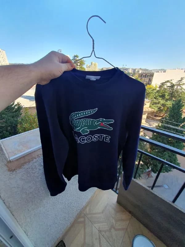 Lacoste размер S идеальное состояние одет пару раз, цена 80 лари — Тбилиси — 80 ₾