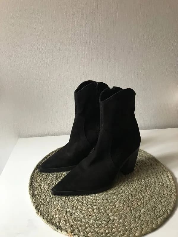 Zara, натуральная кожа — Тбилиси — 100 ₾