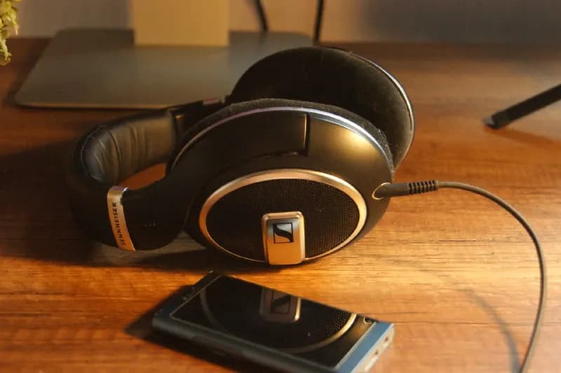 open-back Sennheiser 599xx наушники дешево, в отличном состоянии. Цена: 200 GEL — Тбилиси — 200 ₾