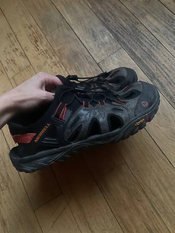 Merrell (кроссовки?) 39 размер 100 лари — Тбилиси — 100 ₾