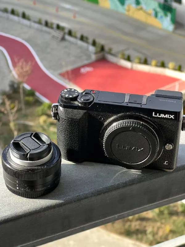 Panasonic LUMIX DMC-GX85W (12-32mm + 45-150mm) — Тбилиси — 430 $