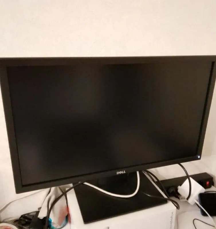 Dell e2417h fullHD 24 дюйма. Район Вазисубани/Варкетили — Тбилиси — 250 ₾
