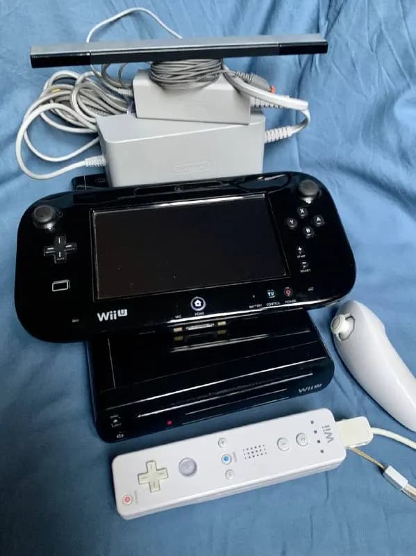 Nintendo Wii U 32GB (premium black) + 32 GB — Тбилиси — 450 ₾
