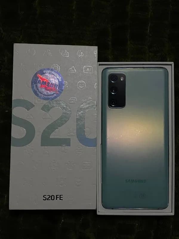 Samsung Galaxy S20 FE. — Тбилиси — 1 000 ₾