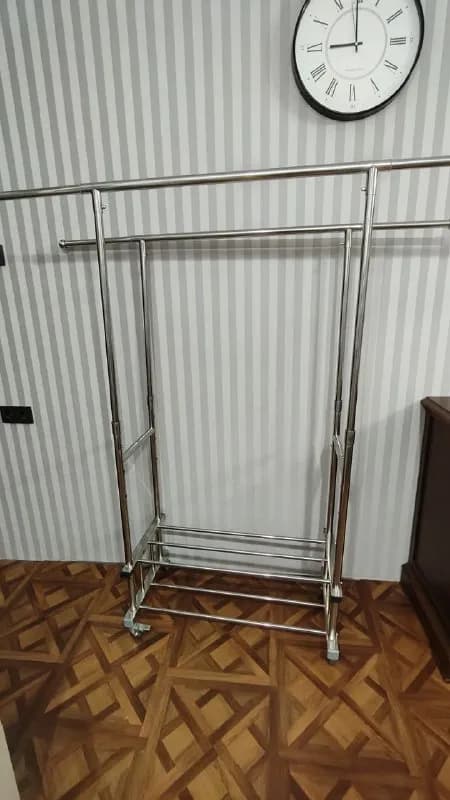 2 стопора, колёсики, устойчивый. Для дома, магазинов и других помещений. — Батуми