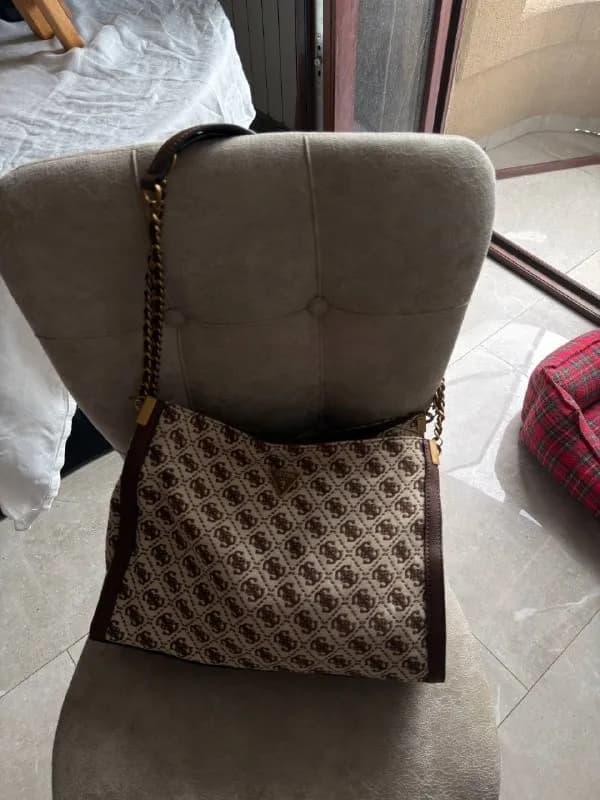 GUESS — Батуми — 50 ₾