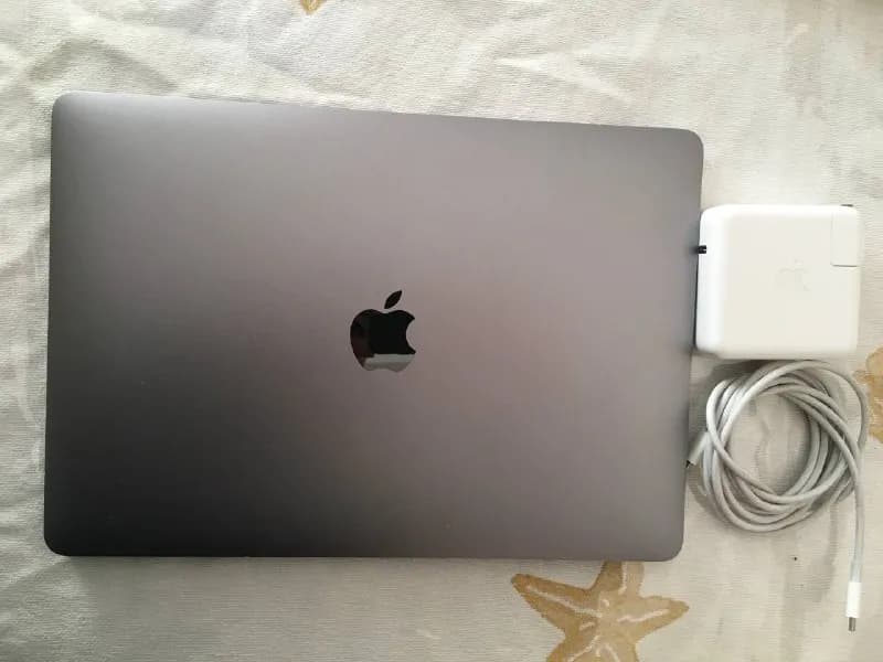 MacBook Air (M1-2020) в идеальном состоянии. — Тбилиси — 2 000 ₾